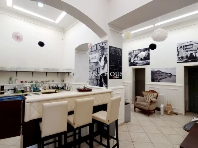 Eladó kereskedelmi és ipari ingatlan Vác 107 nm