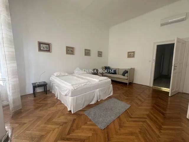 Eladó lakás Budapest V. kerület 122 nm