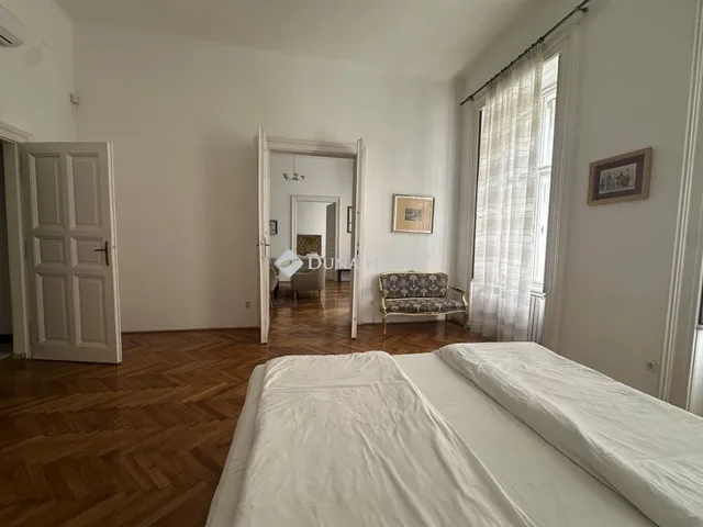 Eladó lakás Budapest V. kerület 122 nm