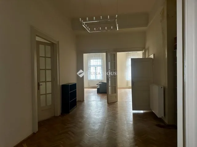 Eladó lakás Budapest V. kerület, Belváros 158 nm