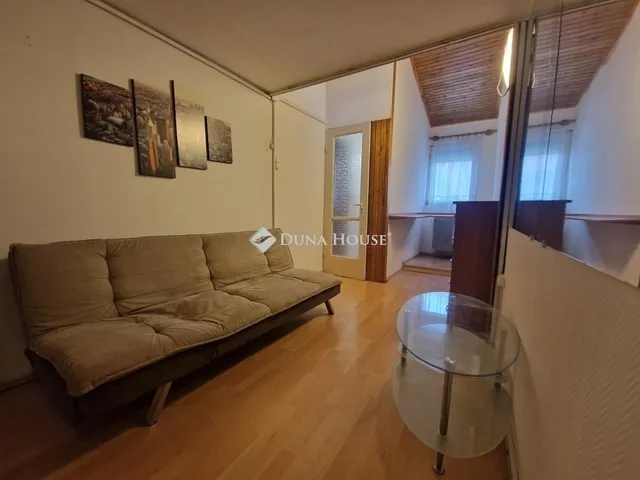 Eladó ház Budapest XV. kerület 68 nm