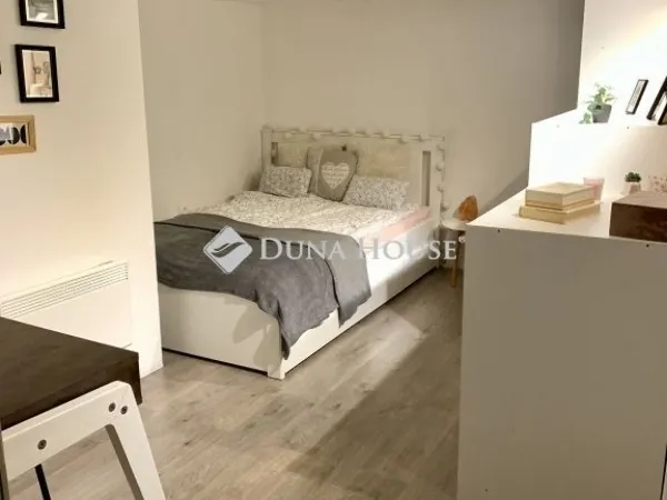 Eladó lakás Budapest VIII. kerület, II. János Pál pápa tér 80 nm