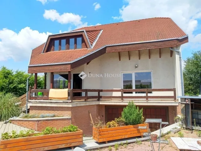 Eladó ház Dunaharaszti 400 nm