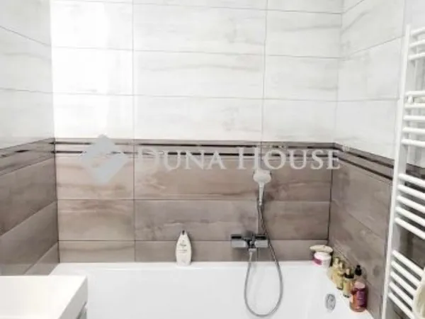 Eladó lakás Budapest XV. kerület 100 nm