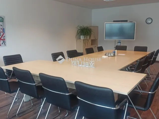 Eladó kereskedelmi és ipari ingatlan Sóskút 1630 nm