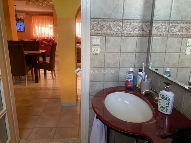 Eladó ház Taksony 390 nm