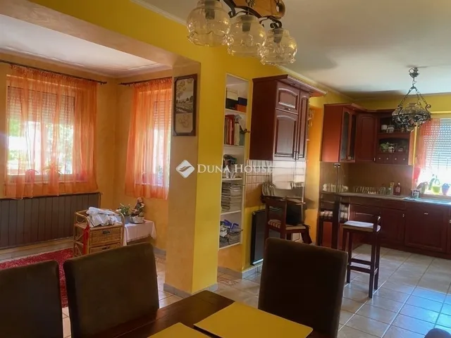 Eladó ház Taksony 390 nm