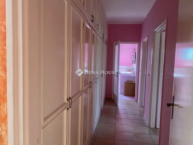 Eladó ház Taksony 390 nm