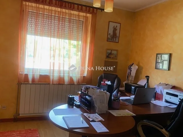 Eladó ház Taksony 390 nm