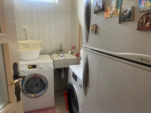 Eladó ház Taksony 390 nm