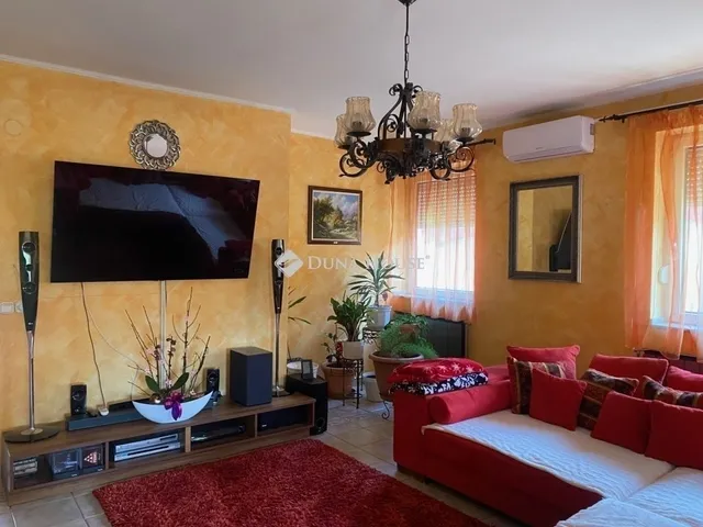 Eladó ház Taksony 390 nm