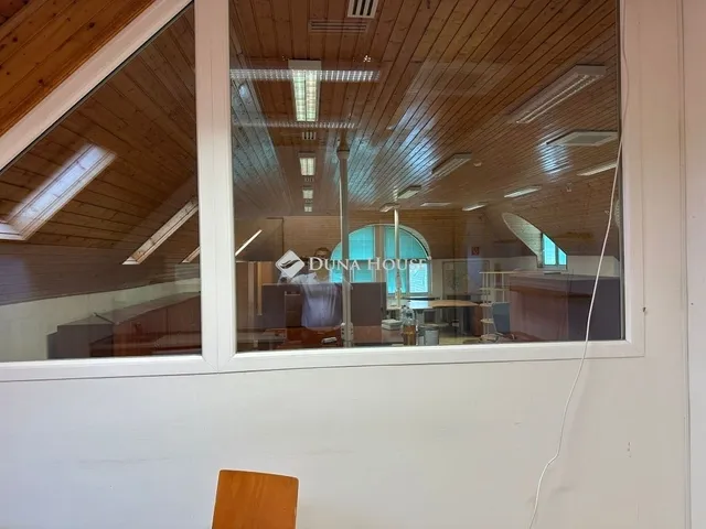 Eladó kereskedelmi és ipari ingatlan Kerepes 600 nm