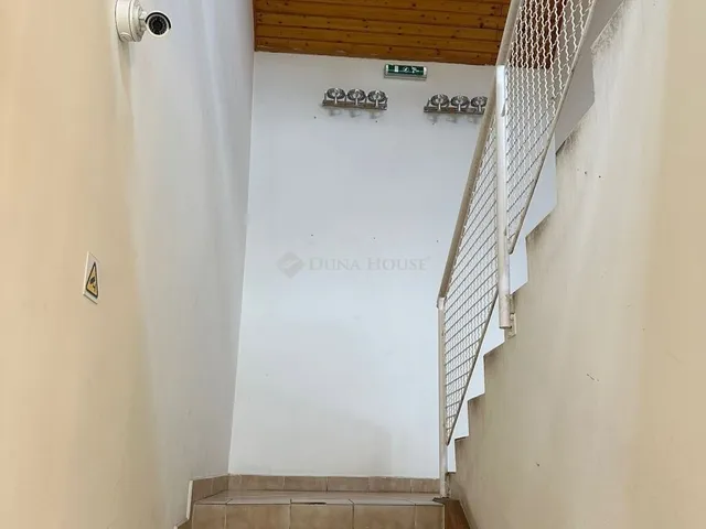 Eladó kereskedelmi és ipari ingatlan Kerepes 600 nm