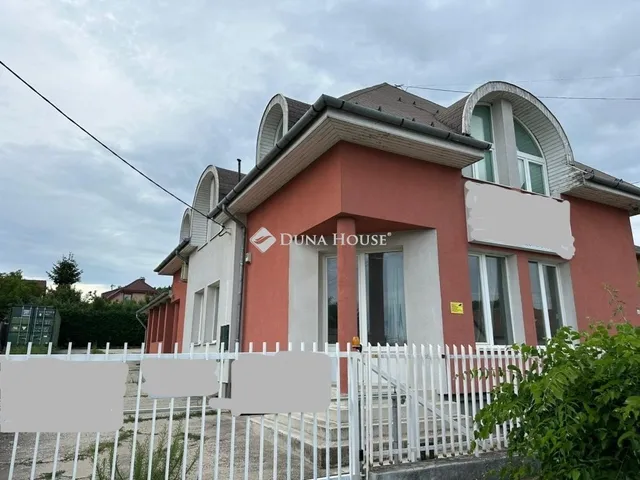 Eladó kereskedelmi és ipari ingatlan Kerepes 600 nm