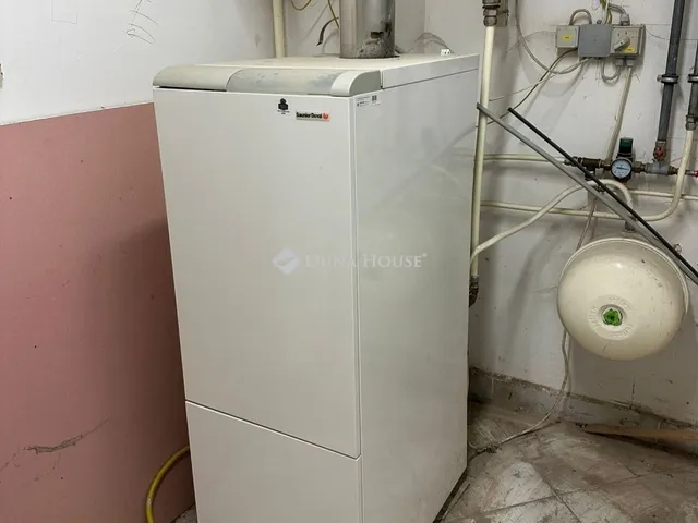 Eladó kereskedelmi és ipari ingatlan Kerepes 600 nm