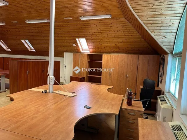 Eladó kereskedelmi és ipari ingatlan Kerepes 600 nm