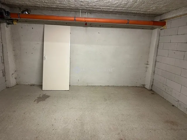 Eladó kereskedelmi és ipari ingatlan Kerepes 600 nm