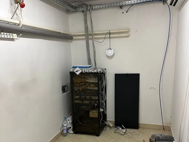 Eladó kereskedelmi és ipari ingatlan Kerepes 600 nm