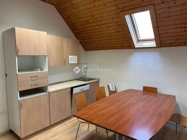 Eladó kereskedelmi és ipari ingatlan Kerepes 600 nm