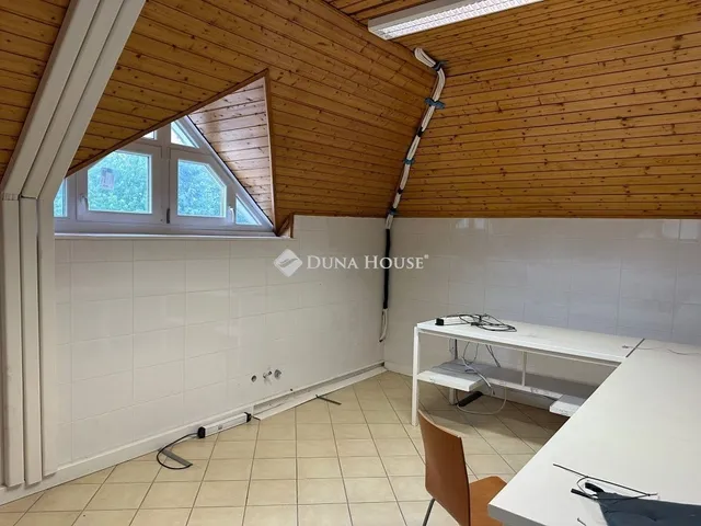 Eladó kereskedelmi és ipari ingatlan Kerepes 600 nm