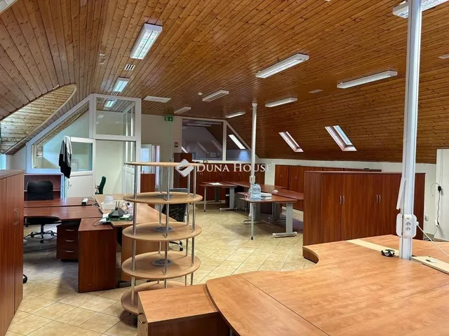 Eladó kereskedelmi és ipari ingatlan Kerepes 600 nm