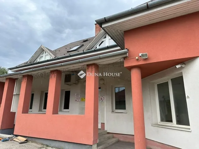 Eladó kereskedelmi és ipari ingatlan Kerepes 600 nm