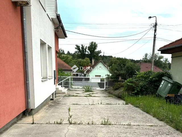 Eladó kereskedelmi és ipari ingatlan Kerepes 600 nm