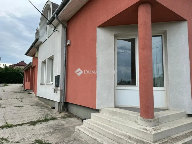 Eladó kereskedelmi és ipari ingatlan Kerepes 600 nm