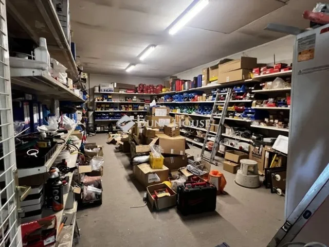 Eladó kereskedelmi és ipari ingatlan Érd 475 nm