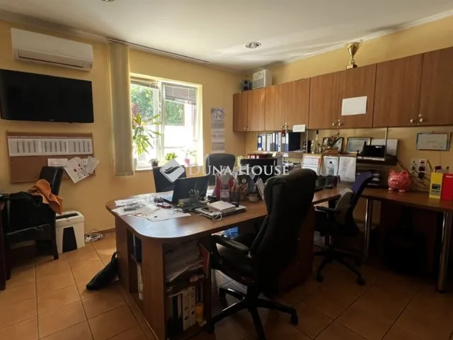 Eladó kereskedelmi és ipari ingatlan Érd 475 nm