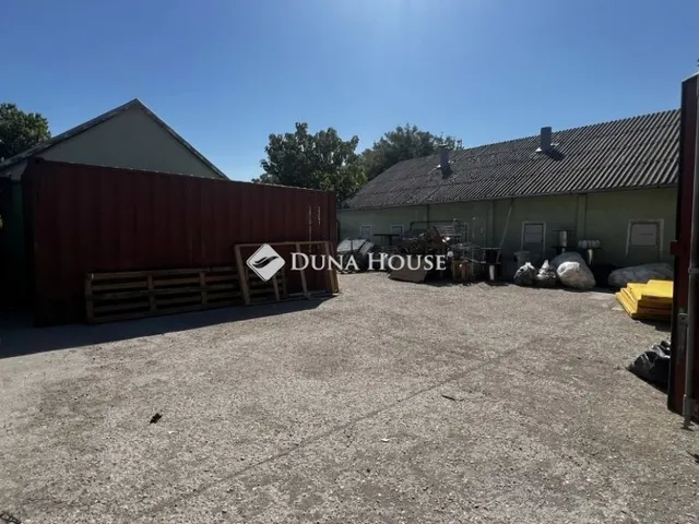 Eladó kereskedelmi és ipari ingatlan Érd 475 nm