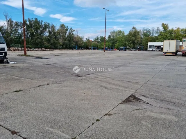 Eladó kereskedelmi és ipari ingatlan Monor 2748 nm