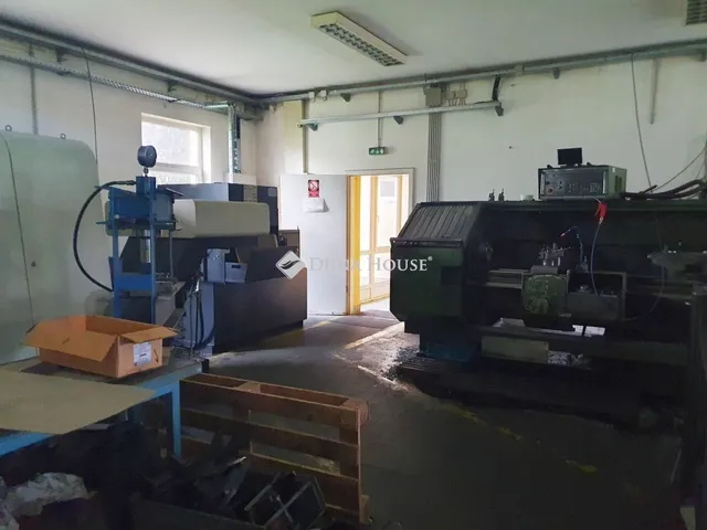 Eladó kereskedelmi és ipari ingatlan Aszód 700 nm