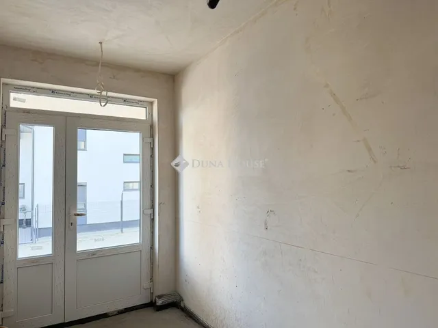 Eladó kereskedelmi és ipari ingatlan Szada 131 nm