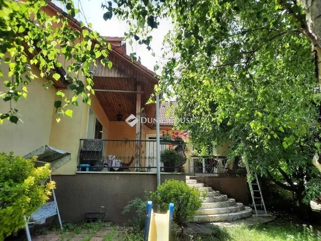 Eladó ház Páty 198 nm