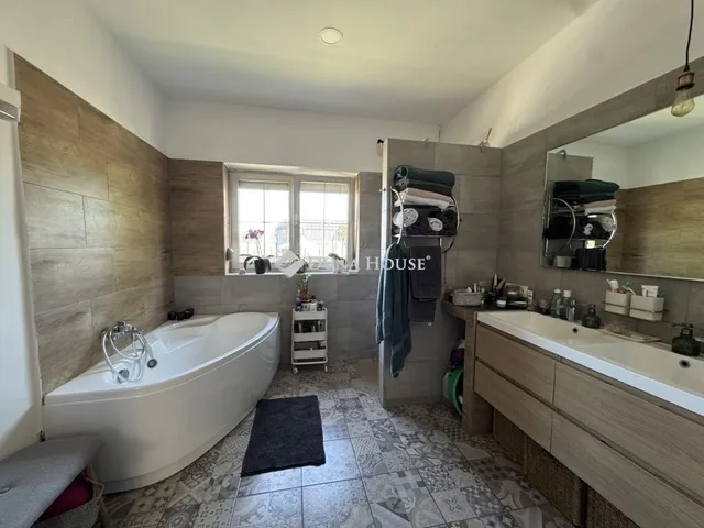 Eladó ház Budapest IV. kerület 182 nm