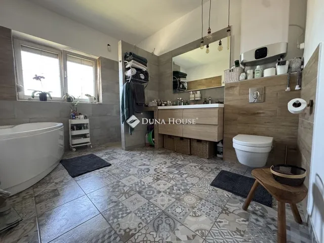 Eladó ház Budapest IV. kerület 182 nm