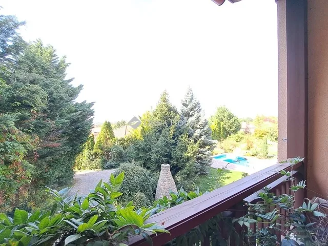 Eladó ház Telki 380 nm
