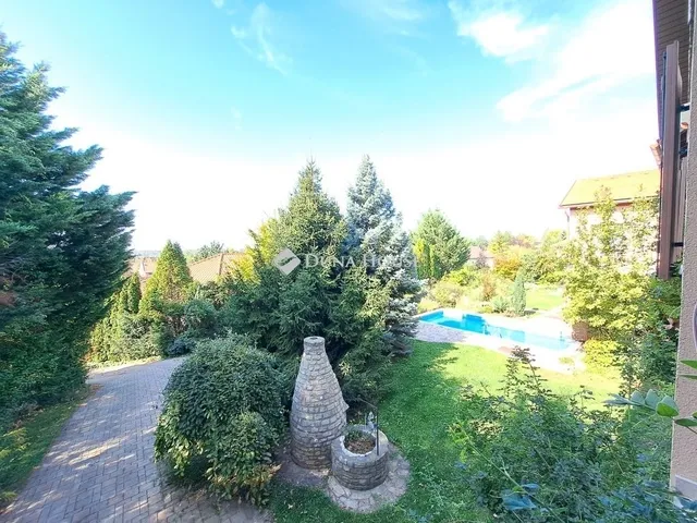 Eladó ház Telki 380 nm