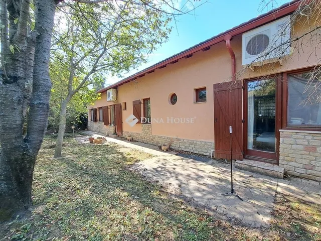 Eladó ház Telki 380 nm