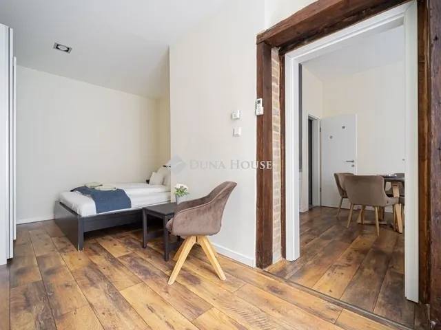 Eladó lakás Budapest VI. kerület, Nagykörúton belüli terület 137 nm