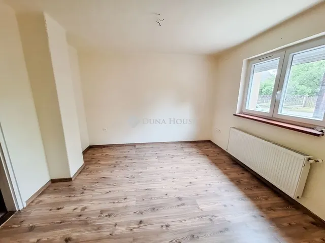Eladó ház Budapest XVI. kerület 208 nm
