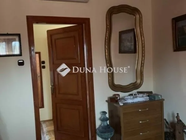 Eladó ház Vecsés 265 nm
