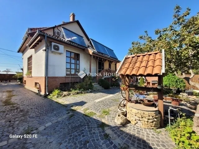 Eladó ház Vecsés 265 nm