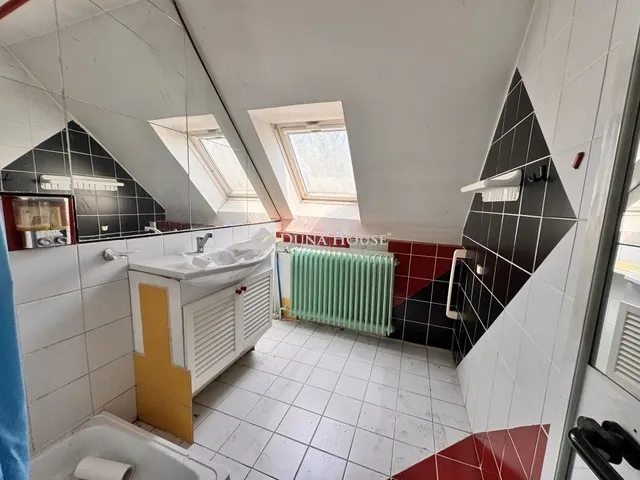 Eladó ház Vác 326 nm