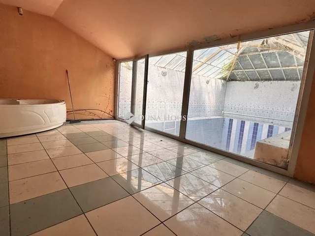 Eladó ház Vác 326 nm