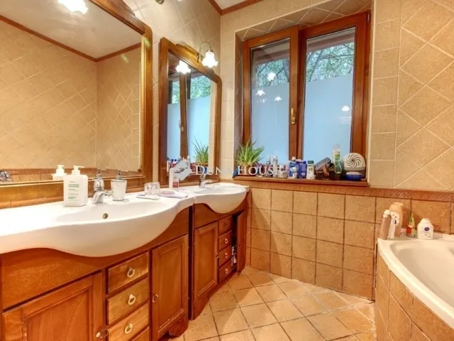 Eladó ház Budajenő 169 nm