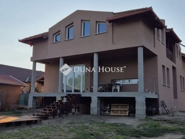 Eladó ház Monor 267 nm