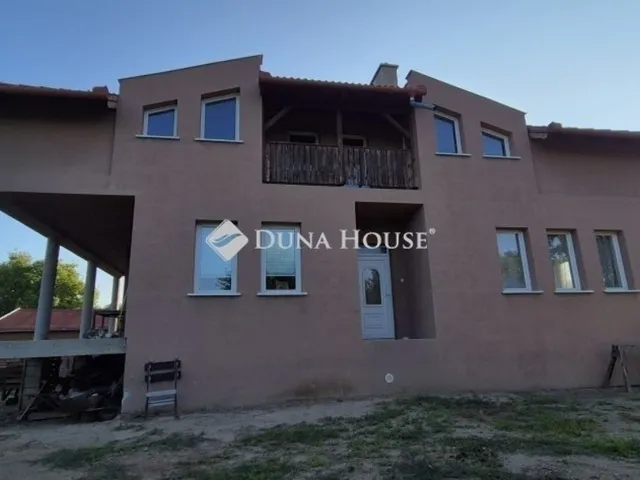 Eladó ház Monor 267 nm