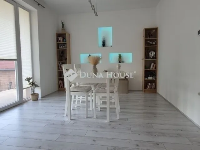 Eladó ház Monor 267 nm